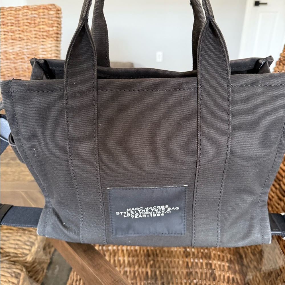 Marc Jacobs Black Canvas Tote💕 - Picture 3 of 5